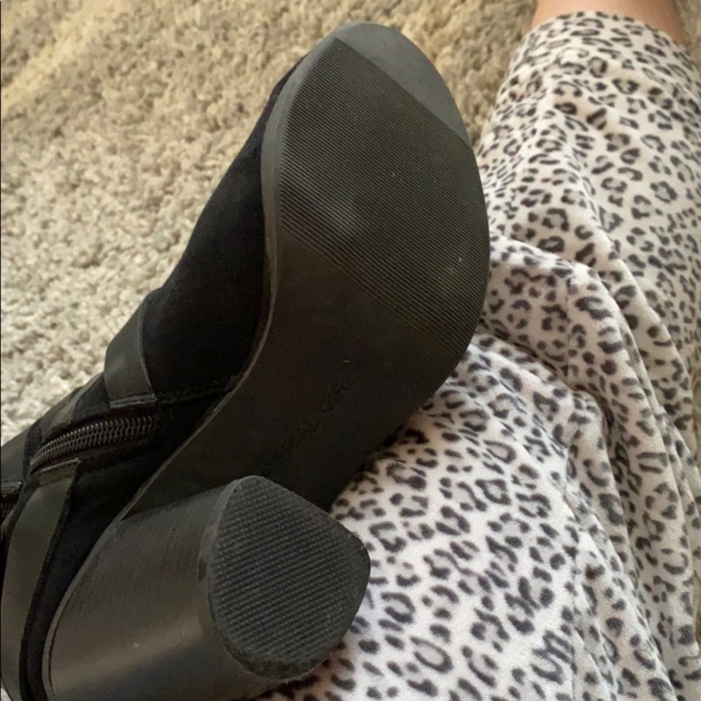 Black suede studded ankle booties - Picture 5 of 6